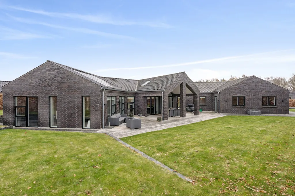 Exterior - Architectural Villa in Hastrup