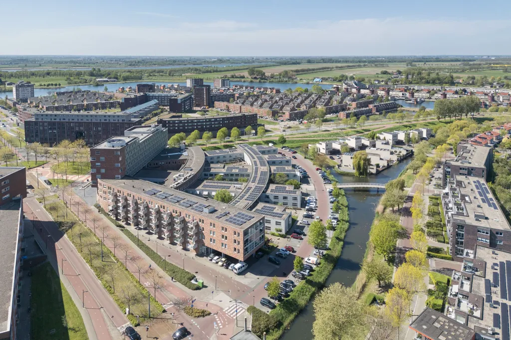 Õhuvaade - Corner Flat with Terrace in Barendrecht