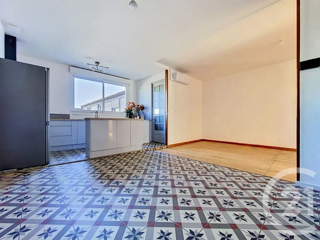 Köök - Fully Renovated 3-Bed Flat in Rochefort Centre