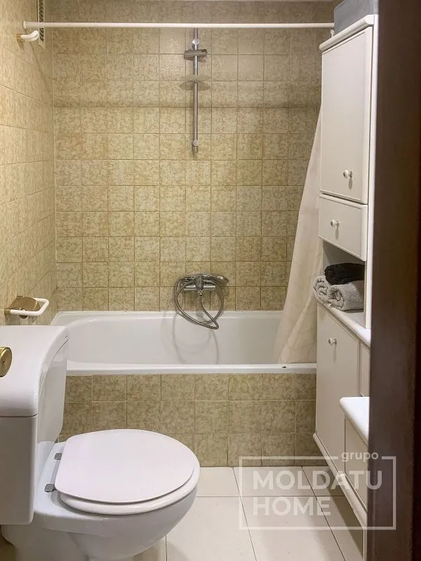 Salles de bain - Student-Friendly Flat with Central Heating in Iturrama