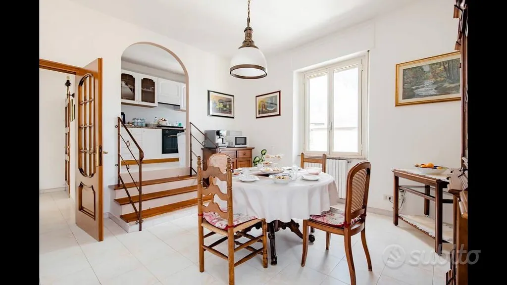 Söögituba - Rented Apartment with Balcony in Nuoro Centre
