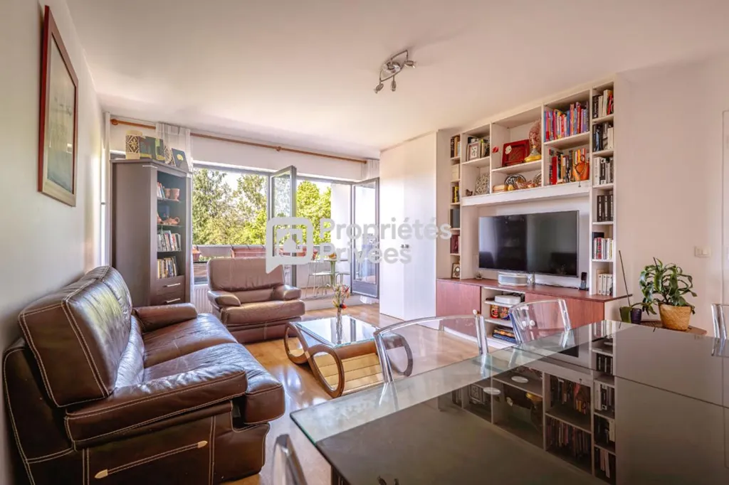 Séjour - Appartement 3 Pièces avec Balcon à Villejuif