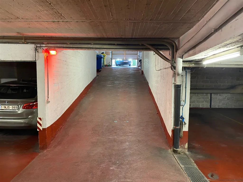 Garaaž - Garage for Rent Near EU in Brussels