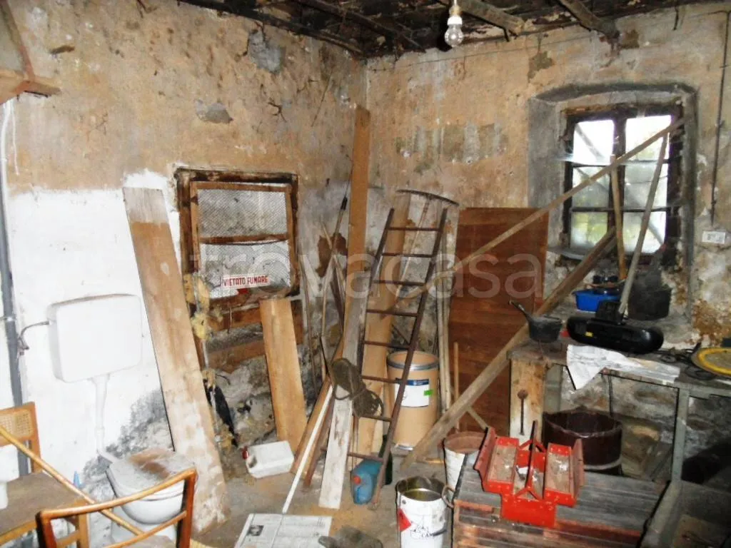 Buanderie - Rustic Property with Balcony in Colico