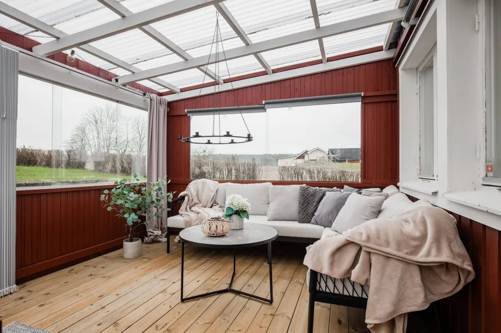 Terrasse - Red Villa with Garage in Skövde