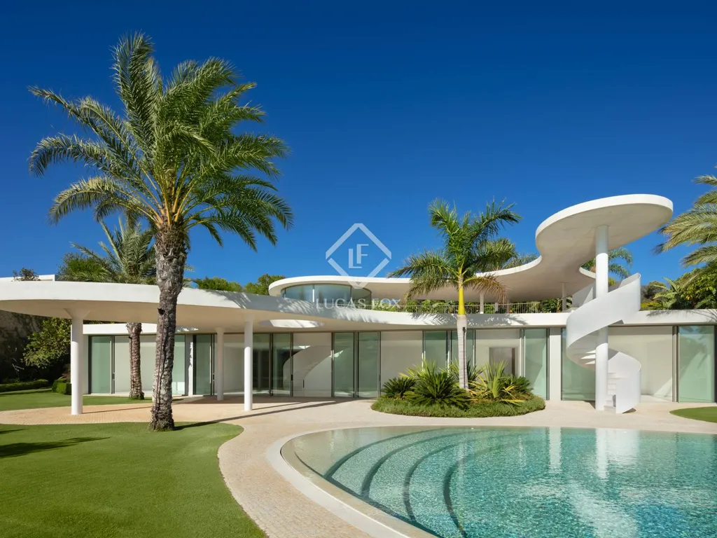Piscina - Contemporary Villa with Pool in Estepona