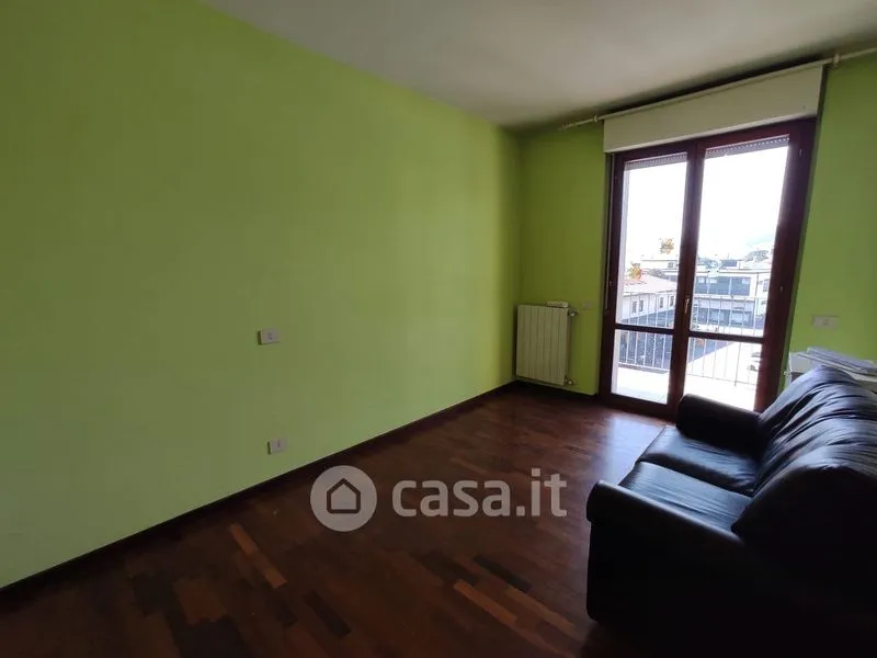 Séjour - Two-Level Apartment with Balcony in Bergamo