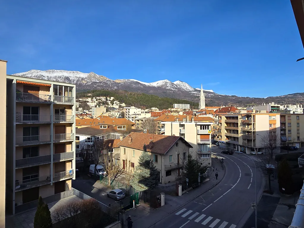 Balcon - Appartement 3 Pièces avec Balcon à GAP