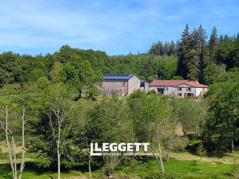 Õhuvaade - Rustic Farmhouse with Woodland in Aude