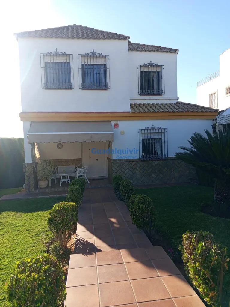 Exterior - Independent Chalet with Pool in Cerros de Montequinto