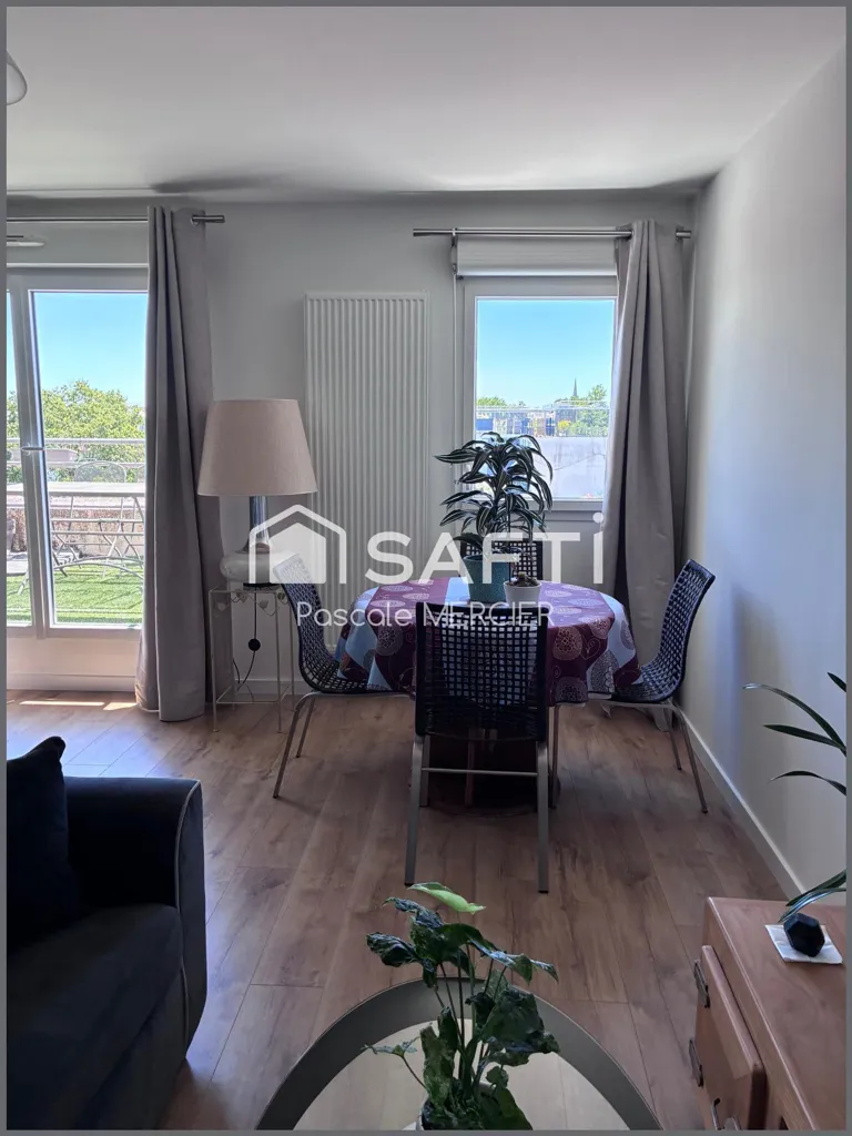 Elutuba - Attic Apartment with Terrace in Mérignac Centre