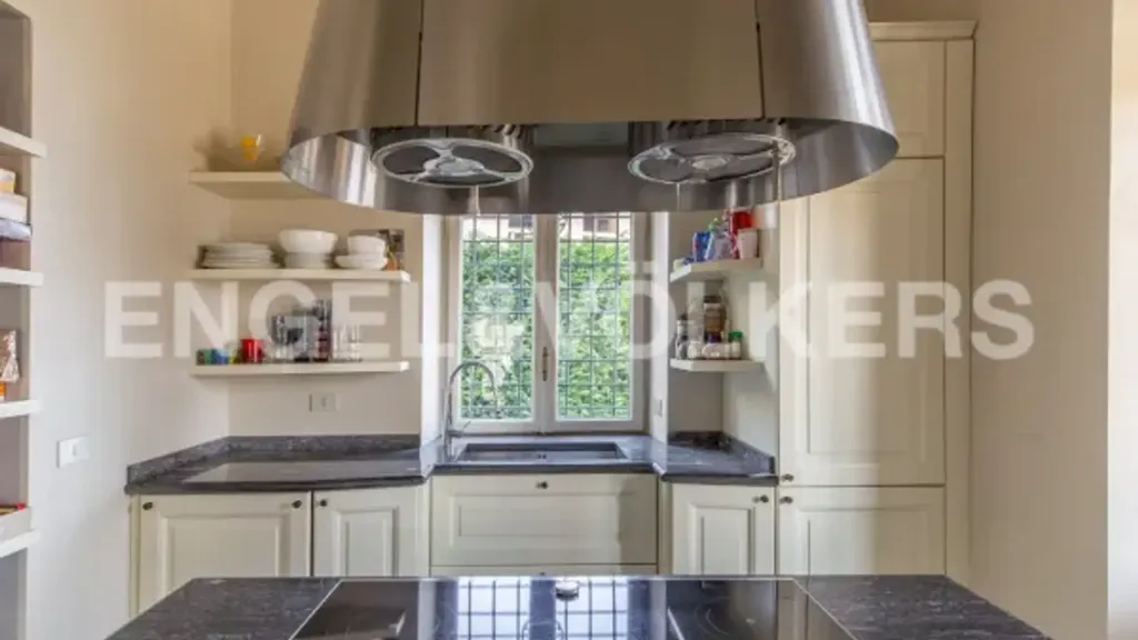 Cuisine - Villa with Lake View in Stresa