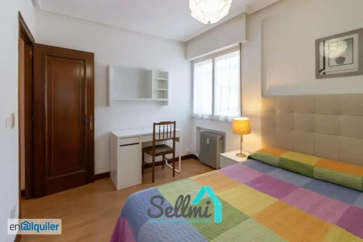 Chambres - Furnished Flat in Oviedo Centre