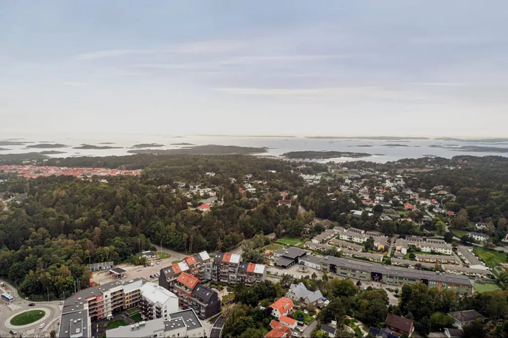 Õhuvaade - Three-Room Apartment with Two Balconies in Hovås