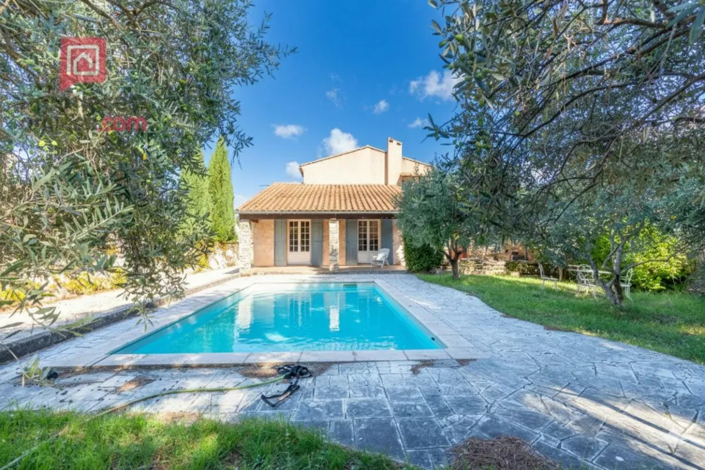 Piscine - Maison avec Piscine et Terrain à Carpentras