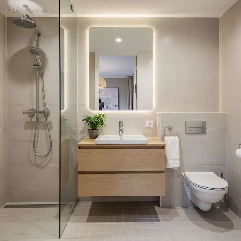 Salles de bain - 2 Pièces avec Terrasse et Parking dans Résidence de Standing