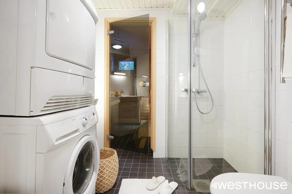 Utility Room - Two-Storey Apartment with Balcony in Westend