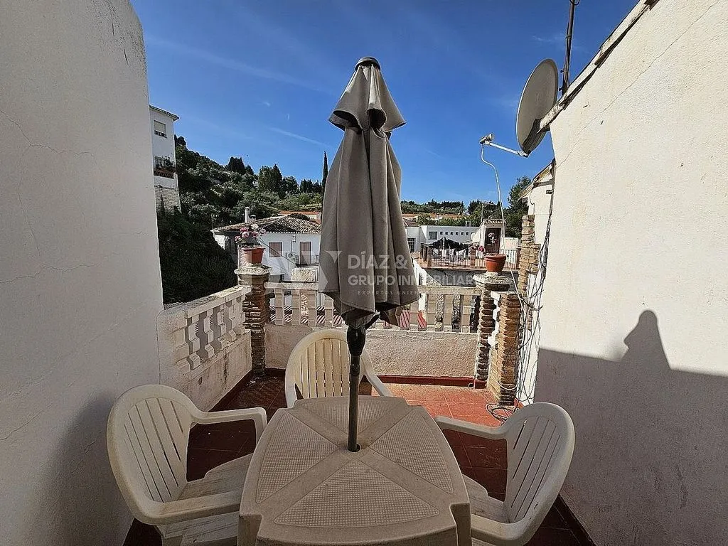 Terrasse - Multi-Use Building with Terrace in Alcaucín