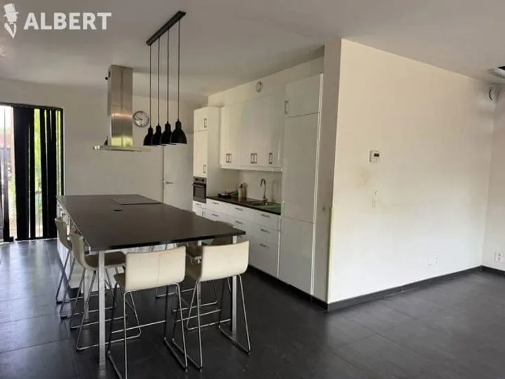 Cucina - Modern House with Terrace in Quiet Setting