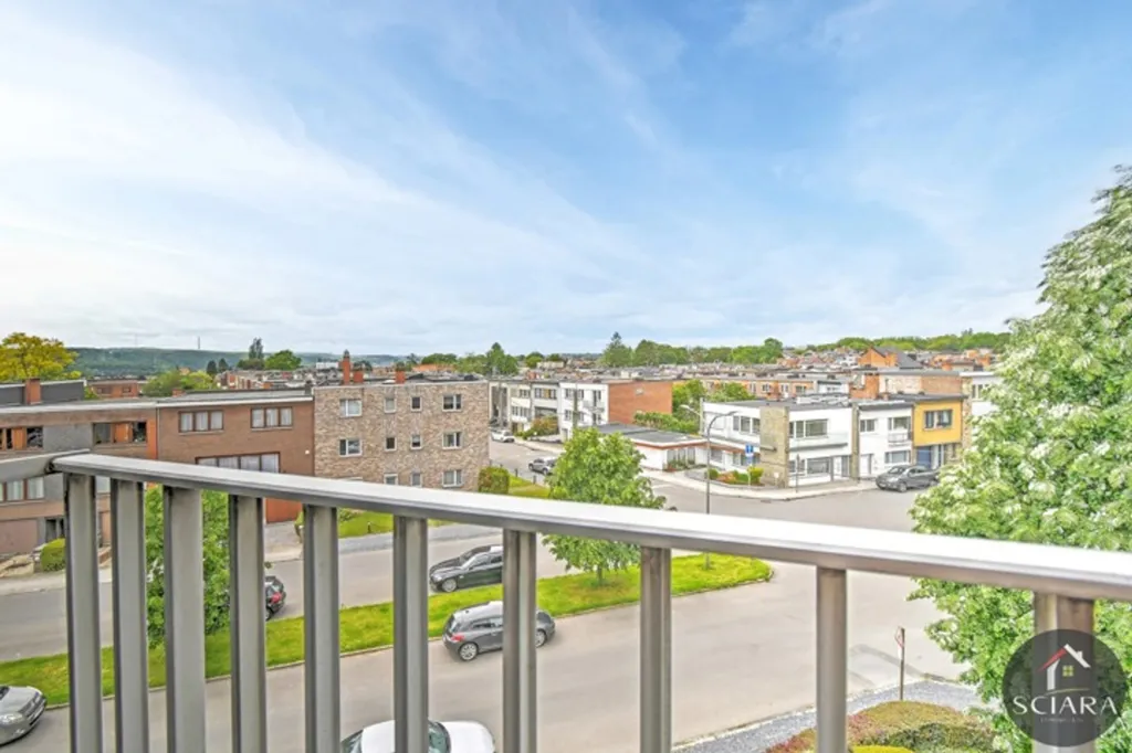 Balcone - 2-Bed Flat with Balcony on Top Floor in City Centre