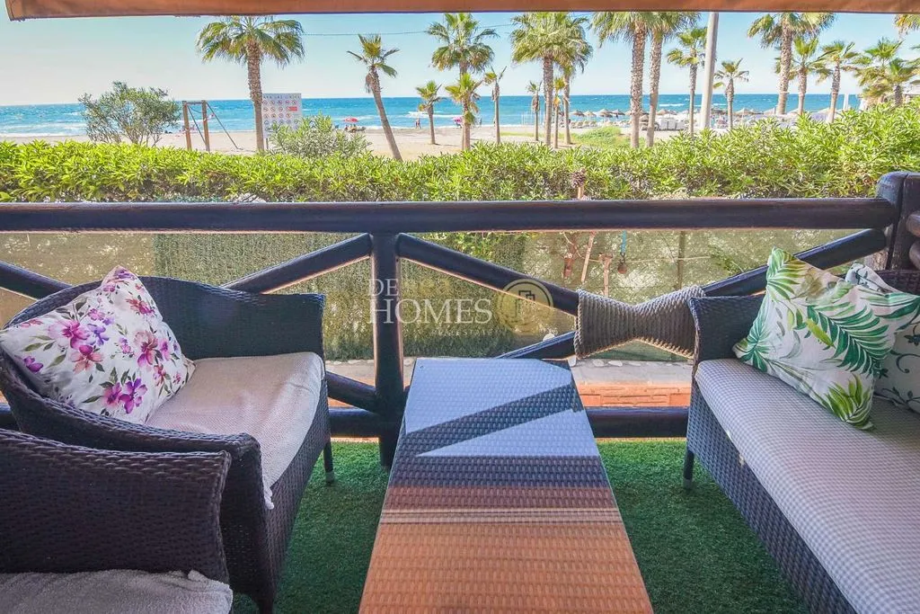 Rõdu - Beachfront Flat with Direct Beach Access in Torrox