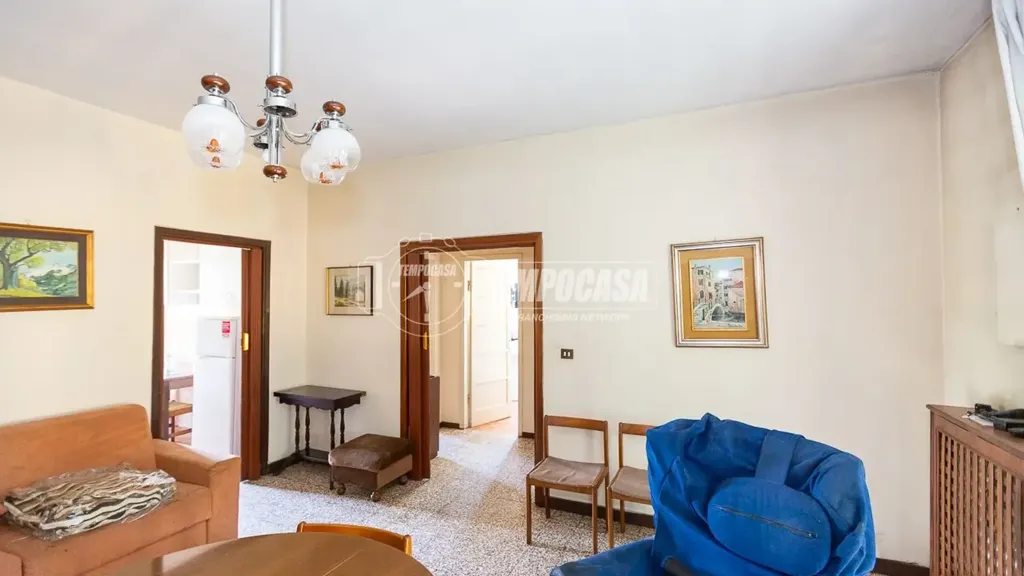 Elutuba - Spacious Trilocale with Terrace in Brescia