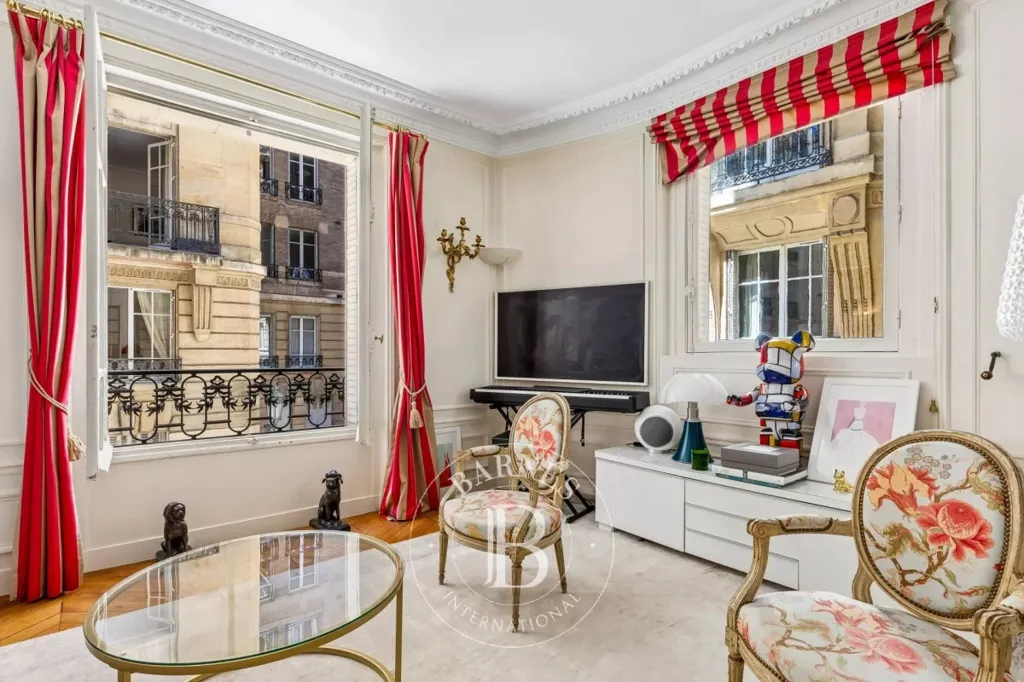 Séjour - Appartement de Charme avec Parquet à Paris 16ème
