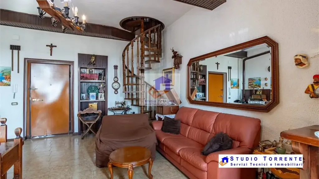 Elutuba - Bifamiliar Villa with Terrace in Cormano, Milan