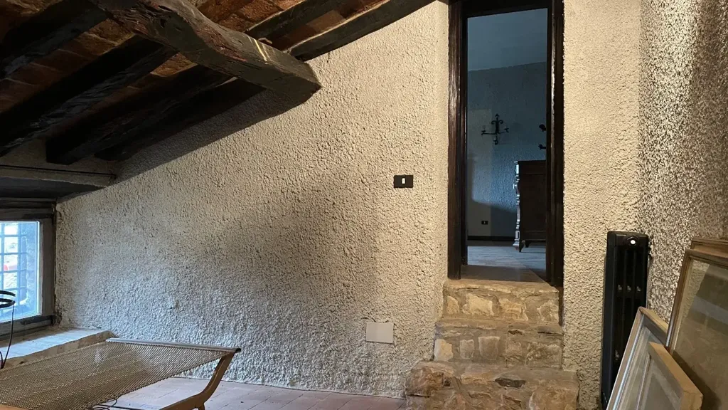 Pièces - Restored Stone Villa with Terraces in Gropparello