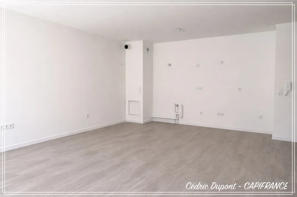 Stanze - Modern 3-Piece Apartment with Balcony in Central Location