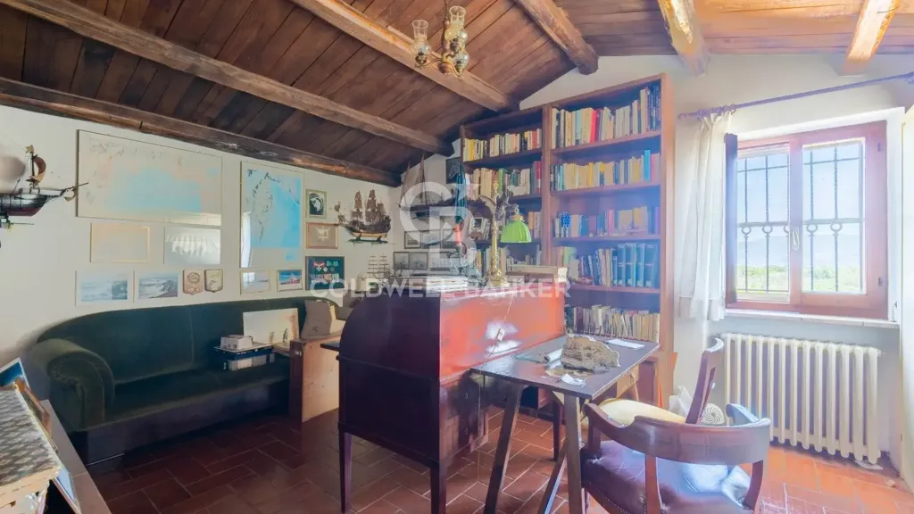 Kabinet - Villa with Pool in Monte Pennino