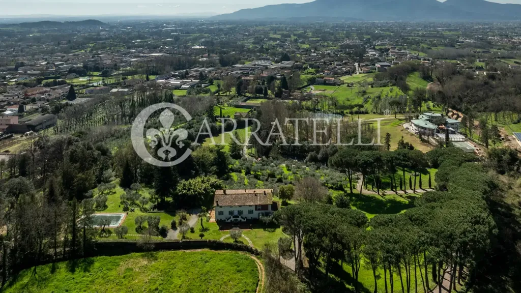 Õhuvaade - Historic Villa with Olive Grove in Capannori