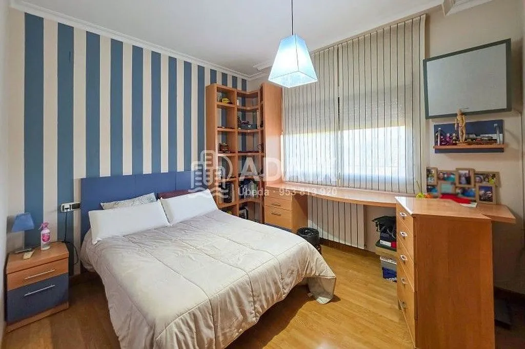 Bedrooms - Chalet with Pool in Baeza, Jaén