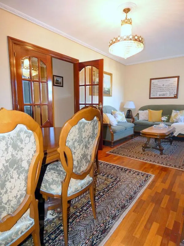 Elutuba - Flat with Garage in Calle de Karmelo