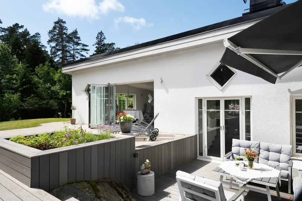 Terrass - Country Souteräng Villa with Pool in Sweden