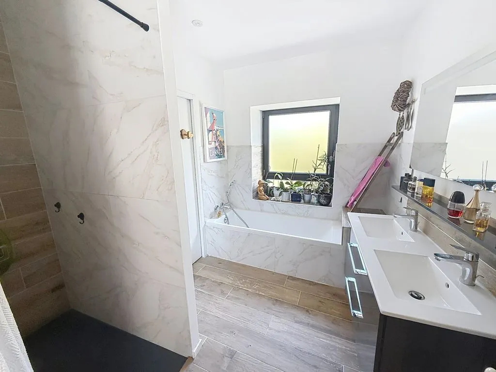 Vannitoad - Luxury House with Pool in Cellieu