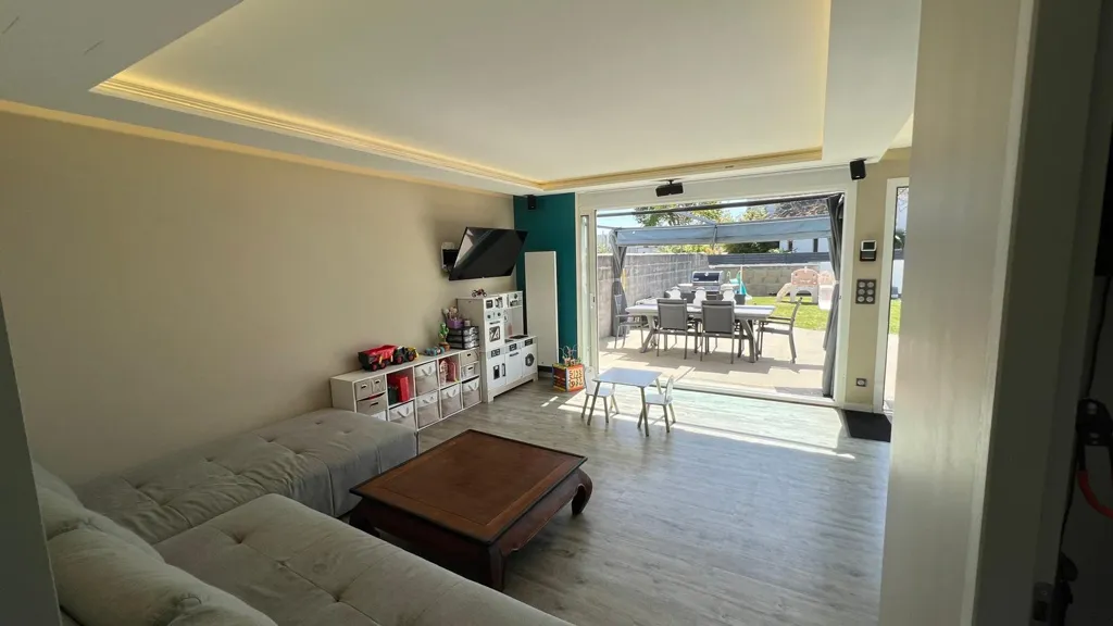 Séjour - Maison Rénovée avec Piscine près des Plages