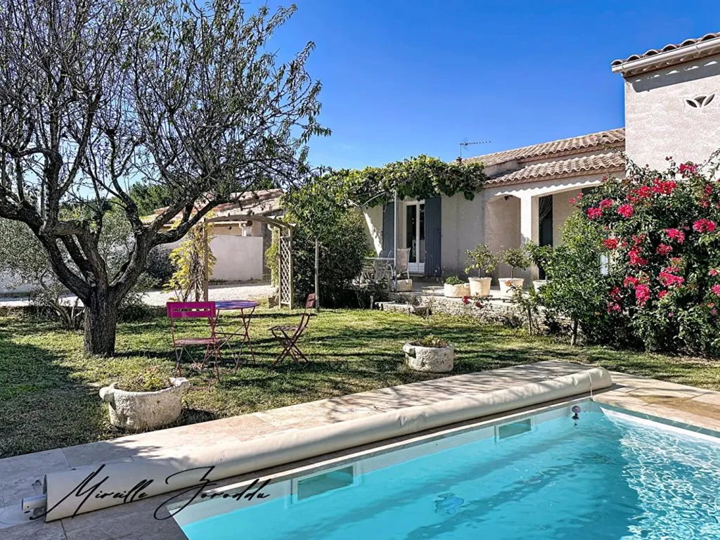 Bassein - Villa with Pool in Jonquières-Saint-Vincent