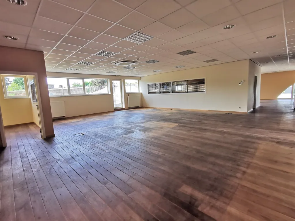 Toad - Commercial Property with Office and Warehouse in Herent