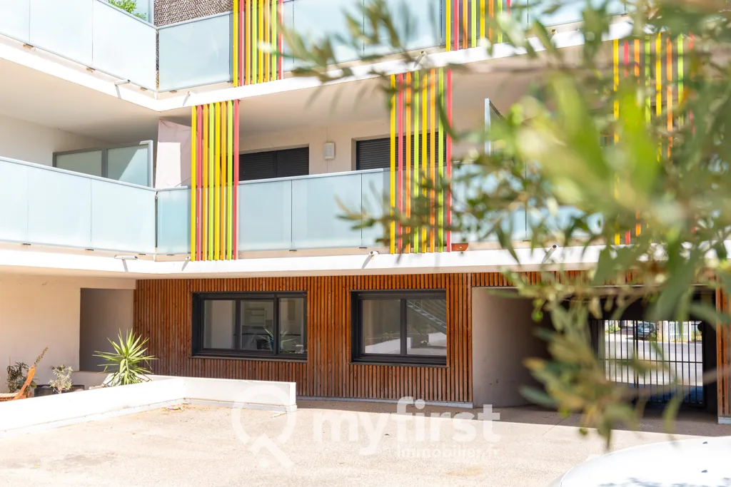 Exterior - Spacious Studio with Parking in La Seyne-sur-Mer