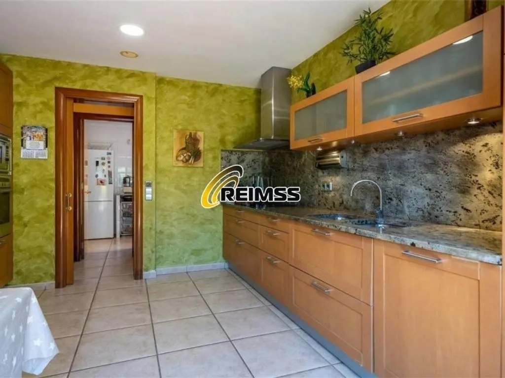 Cuisine - Chalet with Pool in Lloret de Mar