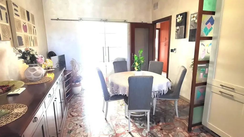 Salle à manger - Triplex with Panoramic View in Turin