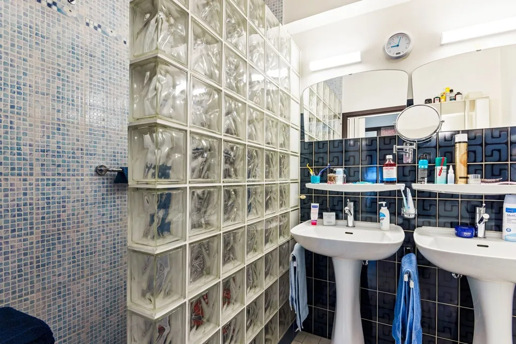 Vannitoad - Spacious Apartment with Central Location in Berchem