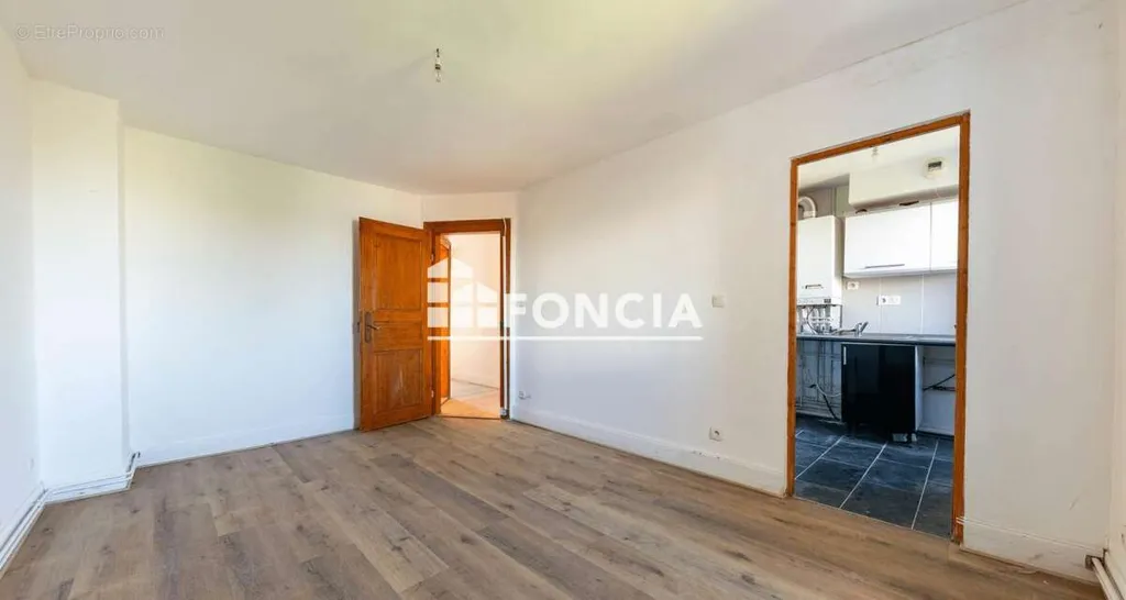 Toad - Charming 2-Bed Flat in Stockfeld