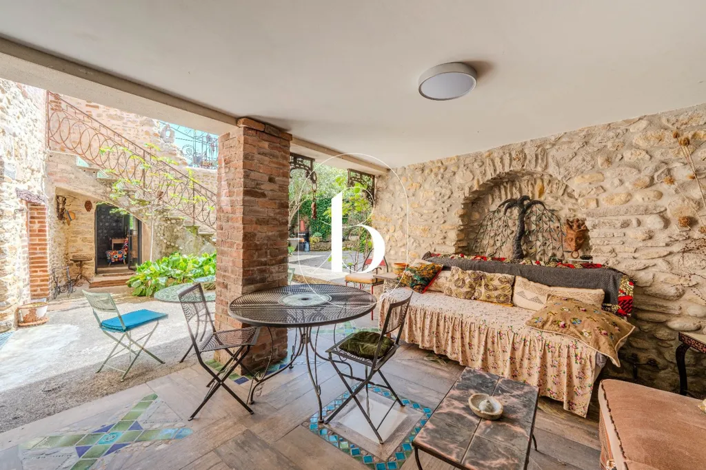 Aed - Renovated Magnanerie with Panoramic View in Provence