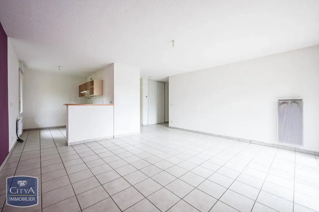 Rooms - 3-Bed Apartment with Balcony in Albertville