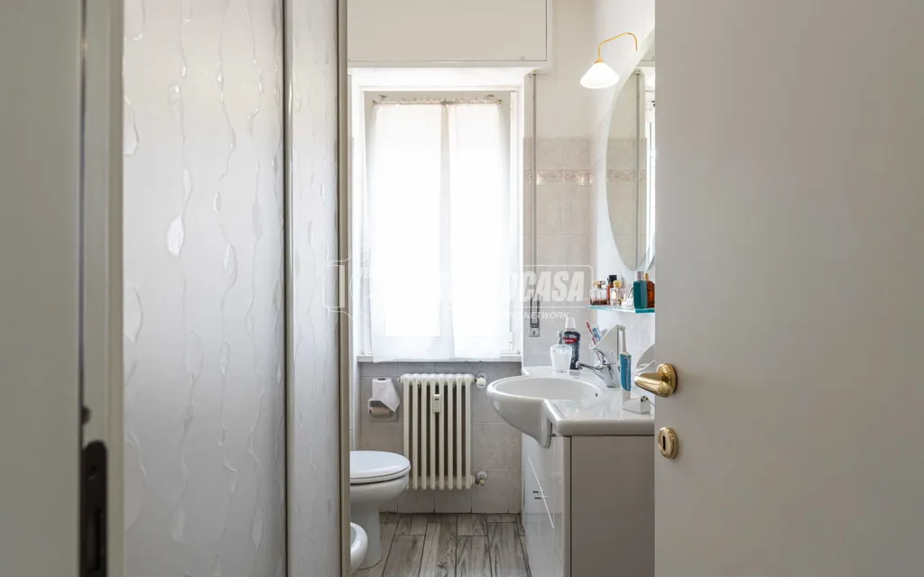 Bagni - Appartamento con terrazzi e vista panoramica a Costa Masnaga