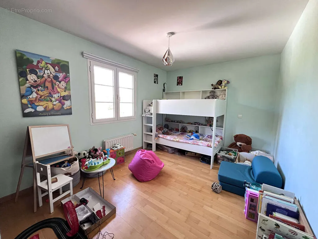 Chambres - Maison 7 pièces à Saint-Cyr-Sur-Menthon