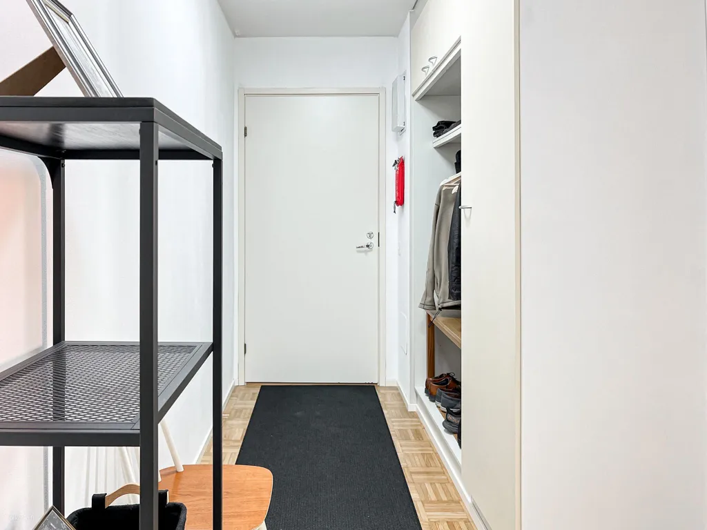 Entrée - Bright Apartment with Balcony in Matinkylä, Espoo