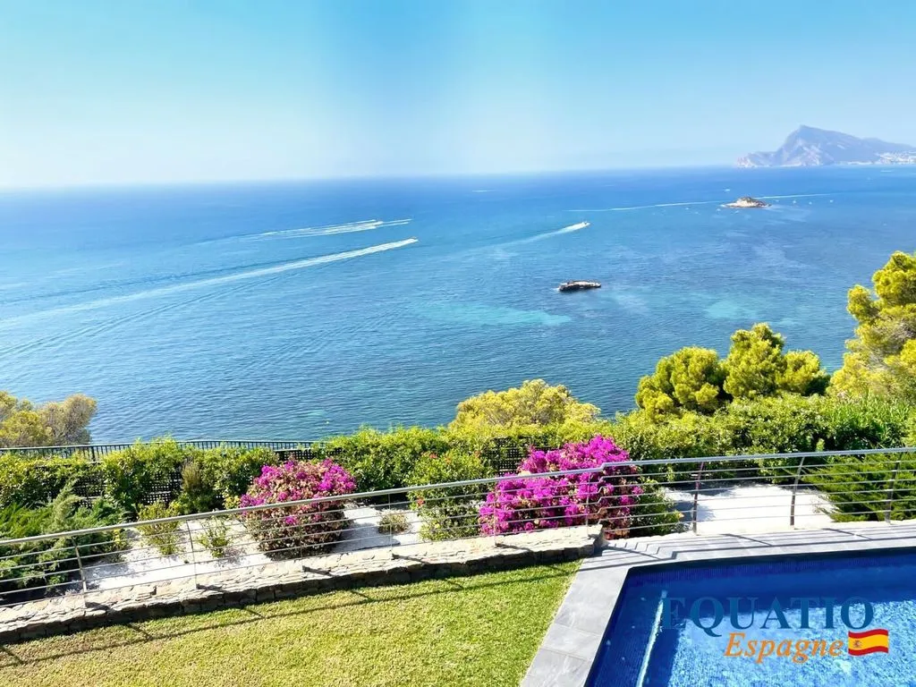 Pool - Luxury House with Seafront Views in Altea